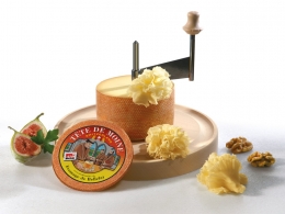 Comment découper vos fromages La girolle à tête de moine