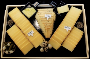 Ein Unternehmensgeschenk... - Raclette platters