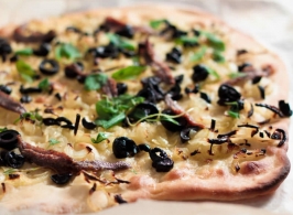 Receta Pizza à la Romaine - à la Mozzarella et au Pecorino