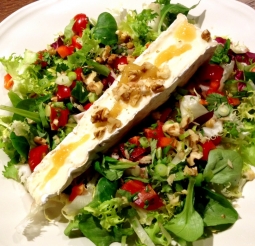 रेसिपी Coeur de Neufchatel en salade croquante