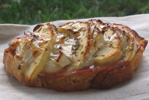 Receita Chabichou sur tartine poitevine