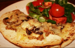 रेसिपी Beaufort sur tartine forestière aux champignons