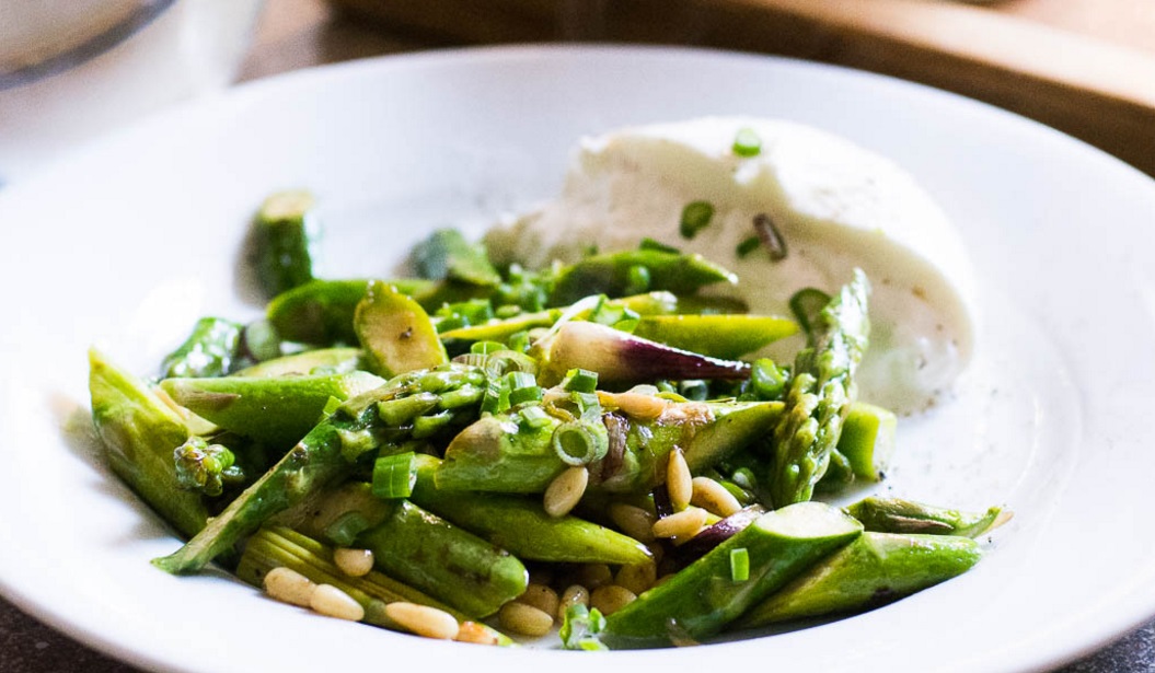 Burrata et asperges