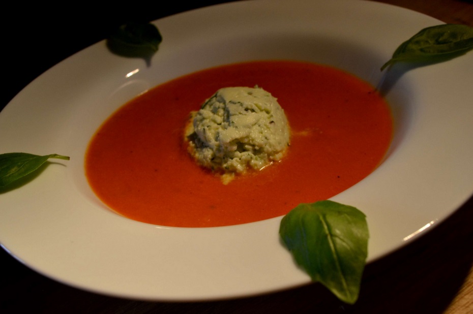 Potage en tomates et au Sbrinz