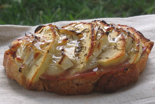 Chabichou sur tartine poitevine